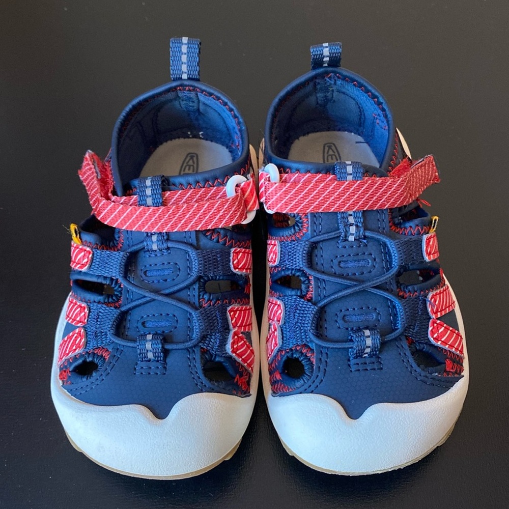 Kids Keen sandals. Toddler size 7.
